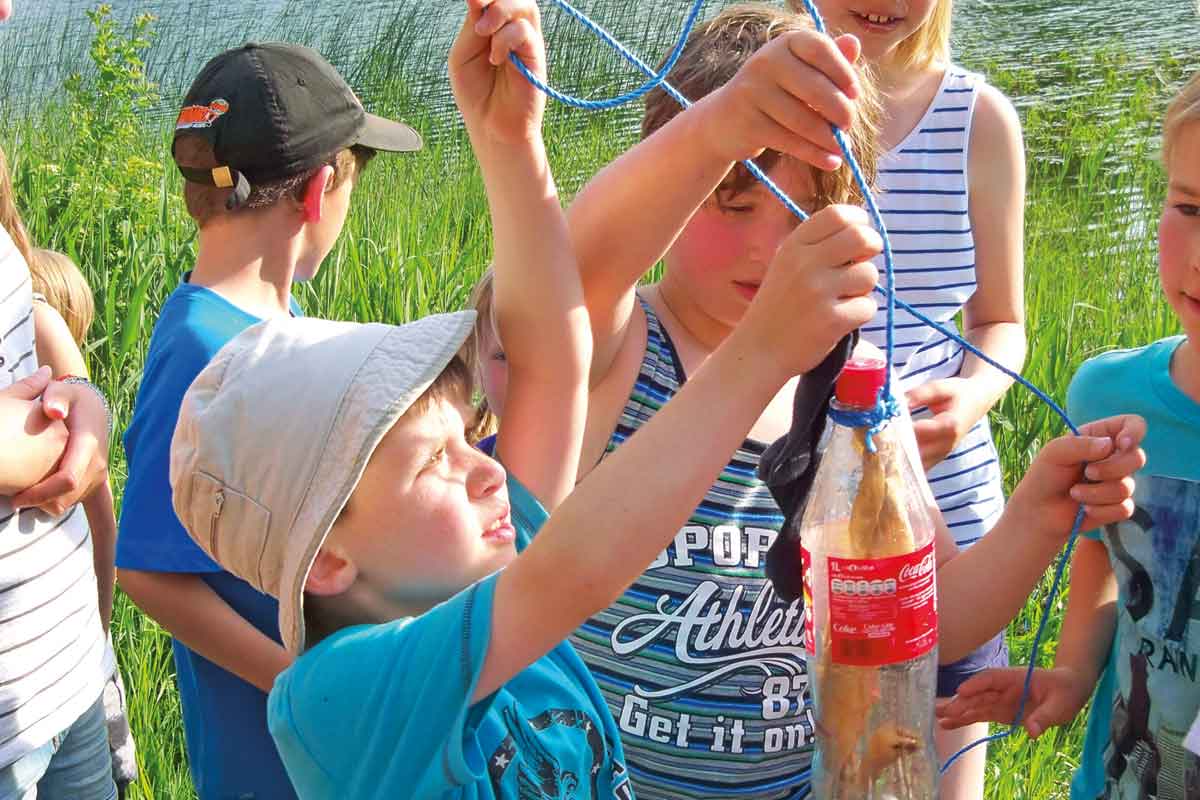 Kinder-Spielen-wasser