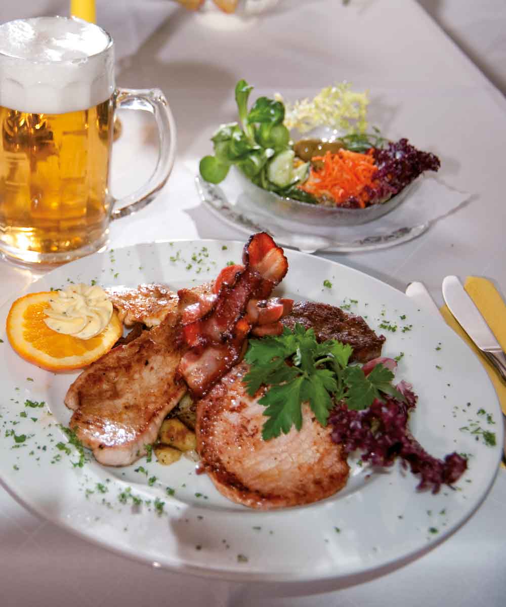 Beim-Mini-Restaurant-in-Kruen-Grillteller Beim Mini Restaurant in Kruen Grillteller